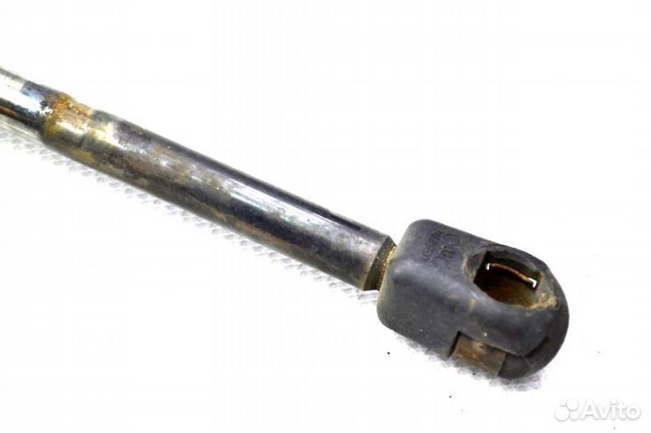 Амортизатор верхней решетки радиатора scania R-ser