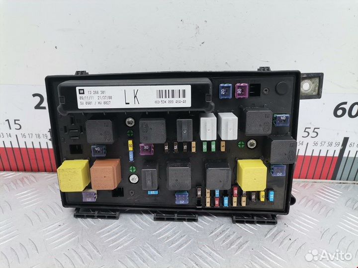 Блок предохранителей для Opel Zafira B 93194876