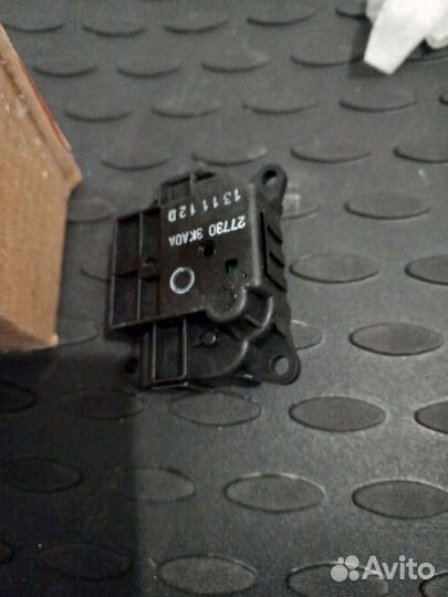 Nissan Электропривод заслонки отопителя