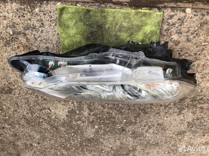 Фара ксенон правая Toyota Camry 55 2014-2017