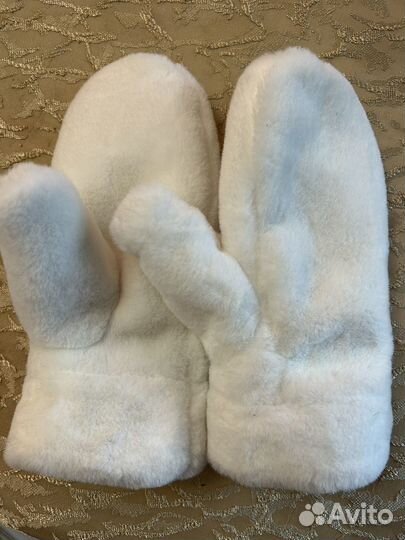 Варежки женские