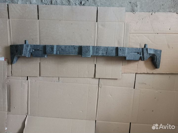 Наполнитель переднего бампера audi A1 (2010)