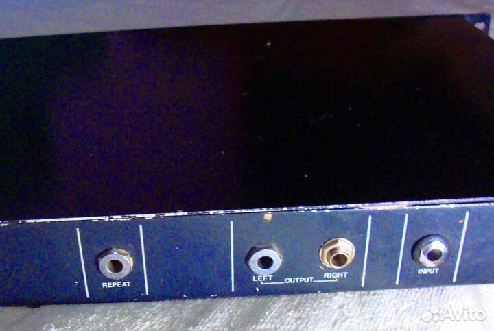 Цифровое устройство реверберации и эффектов