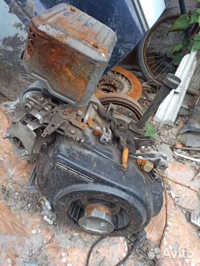 Двигатель с бензогенератора sdmo