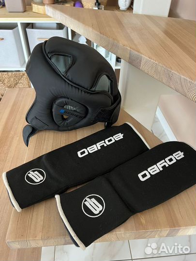 Boybo шлем защитный + защита голени