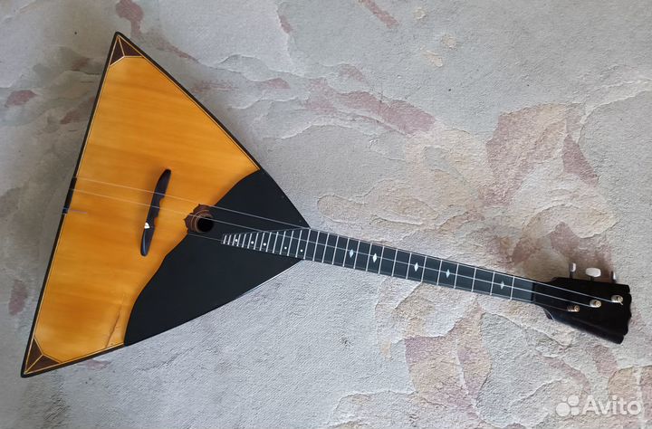 Балалайка мастера Б.И. Валиулина