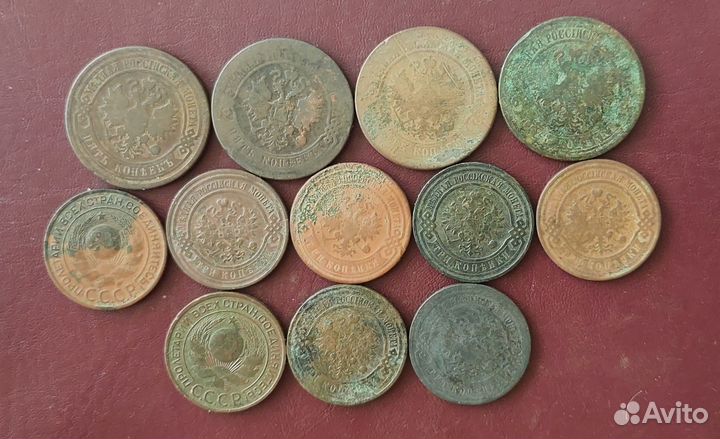 Серебряные монеты ри и значки