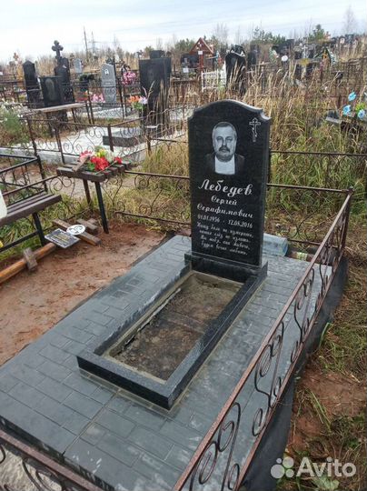 Памятники, оградки