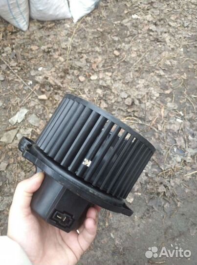 Вентилятор отопителя luzar lfh01270 granta/datsun