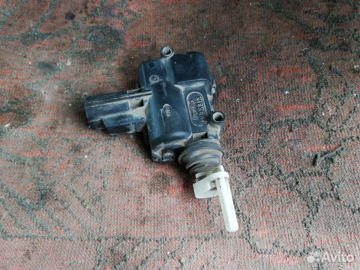 Активатор лючка бензобака Форд Фокус 2