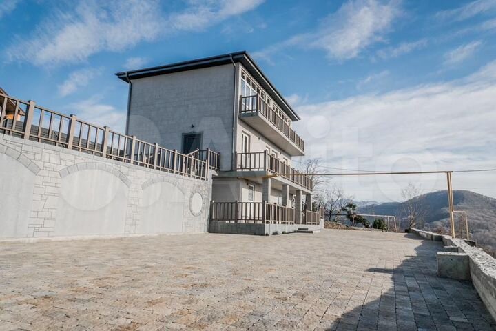 Дом 215 м² на участке 6,4 сот.