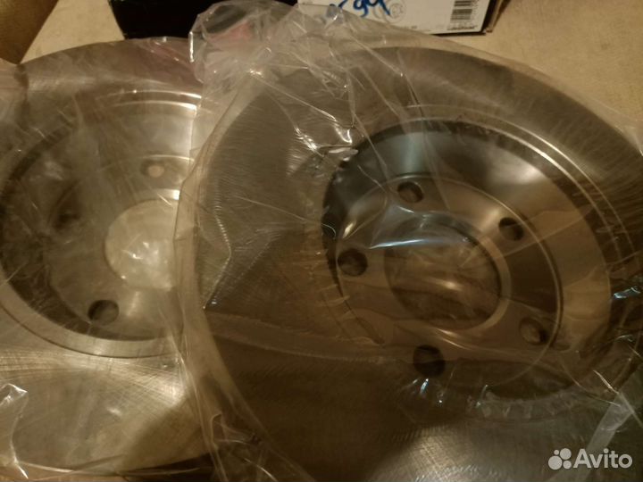 Диски тормозные передние Audi A4 94- D280x13