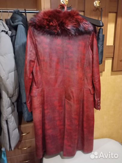 Кожаное пальто с мехом