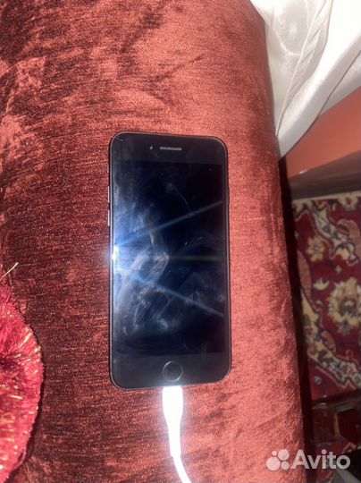 Телефон iPhone 7 32гиг