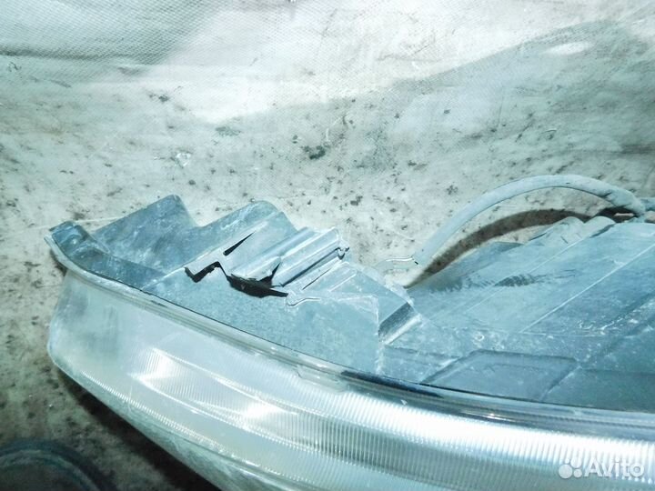 Фара левая ниссан тиида C11