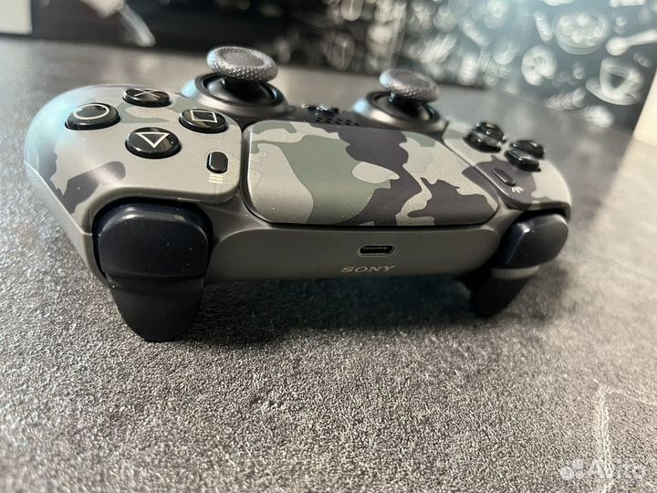 Геймпад Dualshock 4 в стиле ps5