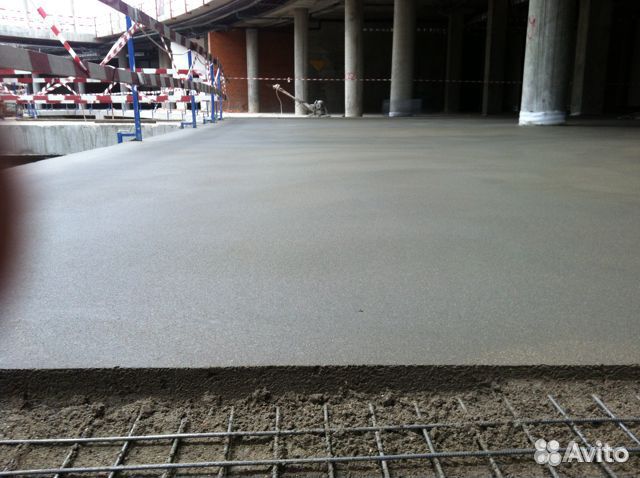 Полусухая стяжка пола и штукатурка стен