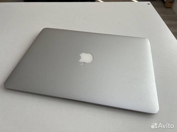 Macbook air 13 2011 i5/1,7GHz/4gb/ssd 128gb