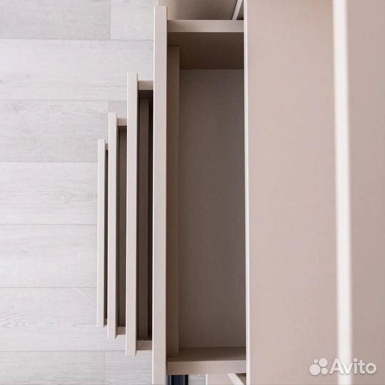 Шкаф с зеркалом