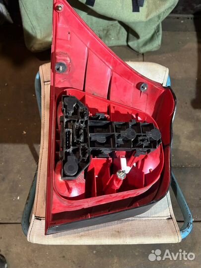 Фонарь задний правый на volkswagen golf4