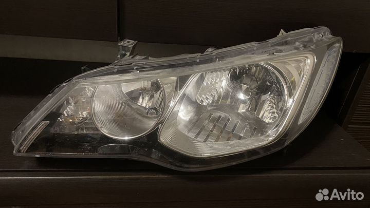 Фара передняя левая