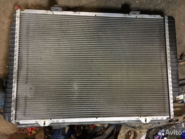 Радиатор двигателя мерседес Slk r170