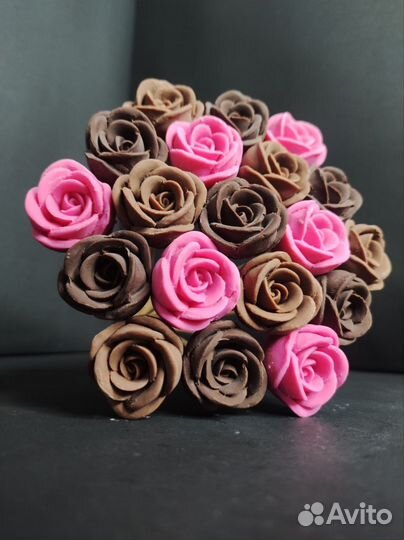 Букет - 19 Роз из Трёх Видов Шоколада