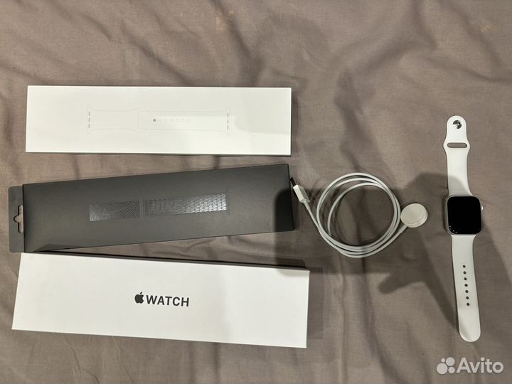 Apple Watch SE 2020 44мм