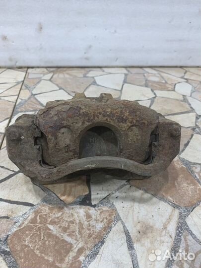 Суппорт тормозной передний Kia Ceed Ed хэтчбэк 1.6