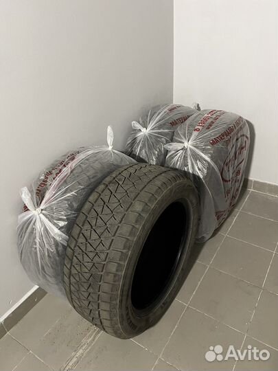 Bridgestone Blizzak DM-V2 285/50 R20