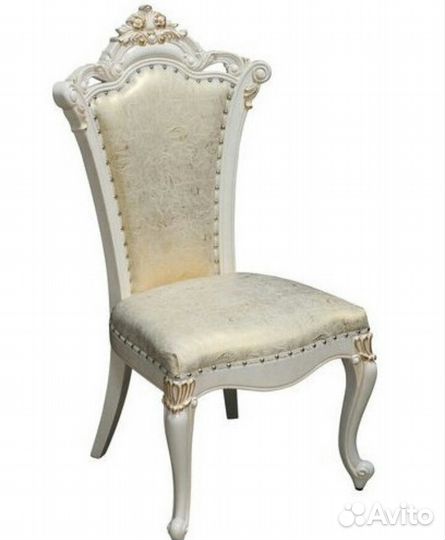 Горка, стол, стулья, комод