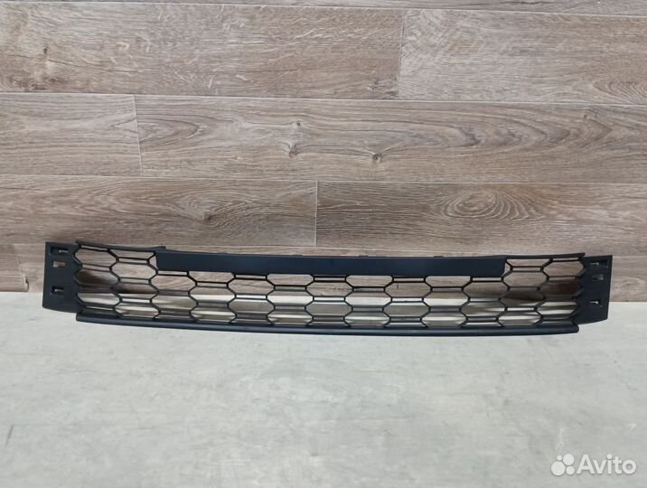 Решетка в бампер нижняя Skoda Rapid 2020