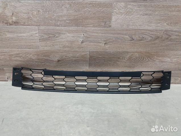 Решетка в бампер нижняя Skoda Rapid 2020