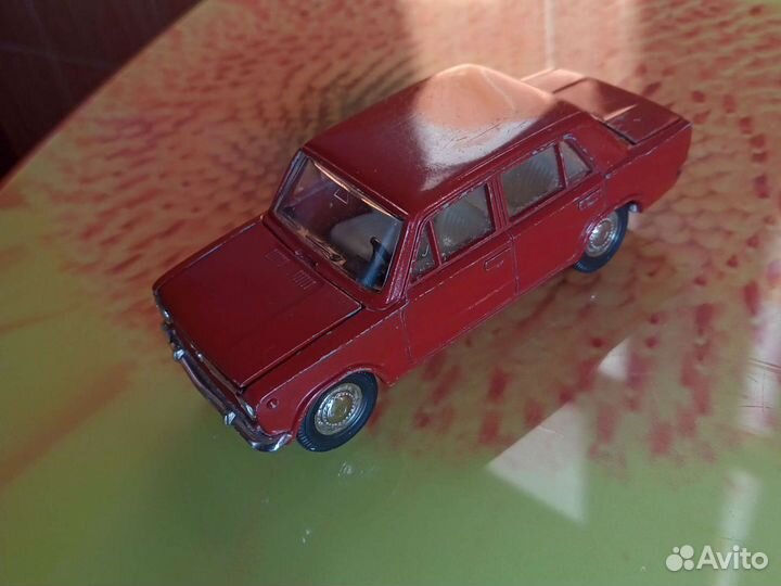 Коллекционная машинка СССР ваз- 2101