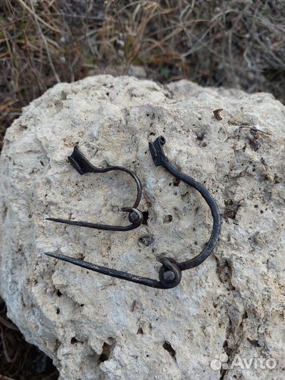 Древние кованые фибулы