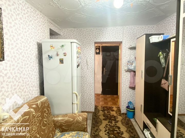 Комната 28 м² в 2-к., 2/4 эт.