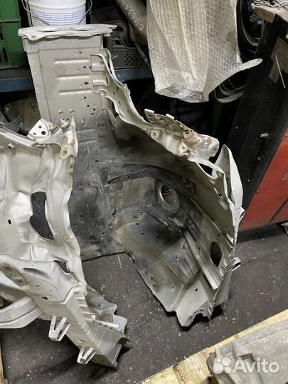 Лонжерон передний Lexus LS600hl