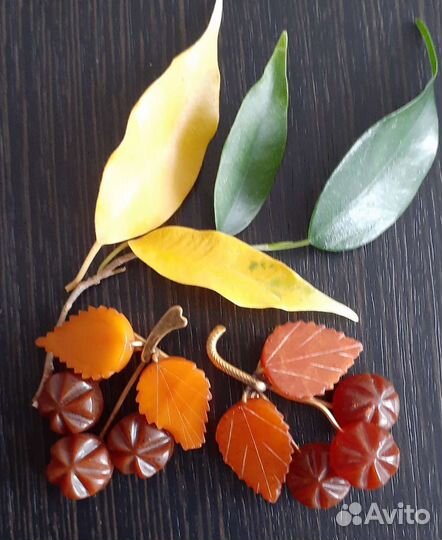 Янтарная редкая винтажная брошь