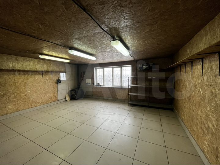 Гараж, > 30 м²