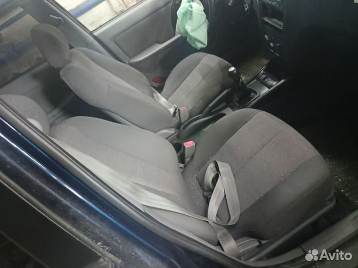 В разборе Hyundai Elantra 3 XD2 2003-2010