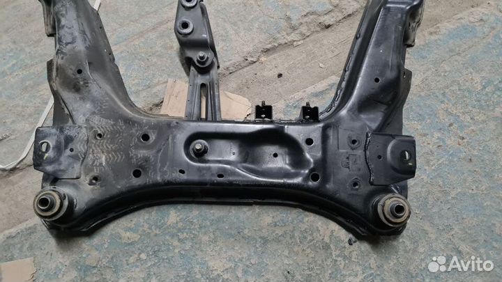 Подрамник на Nissan X trail t31