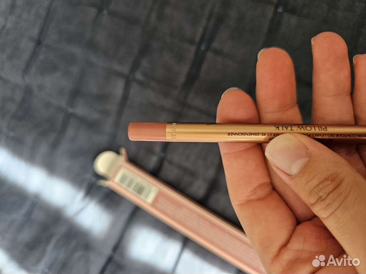 Карандаш для губ Charlotte Tilbury Pillow medium