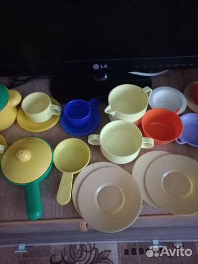 Игрушечная посуда пластмассовая много пакетом