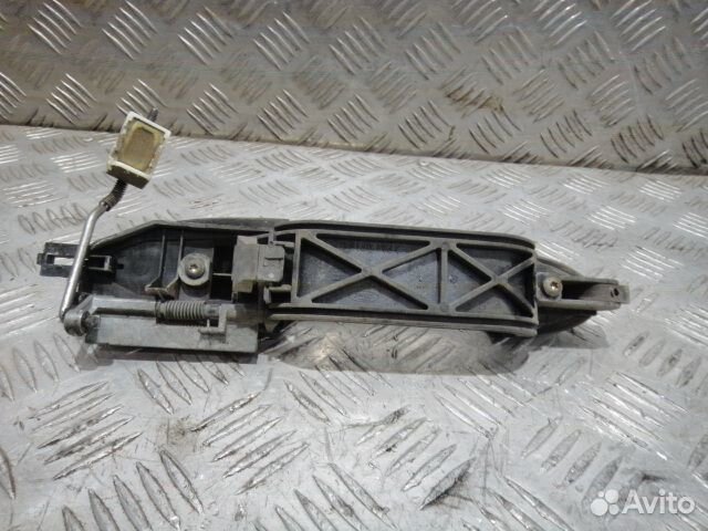 Ручка двери Focus 1 (98-04) наружняя зад R б\у (арт. 1107182)