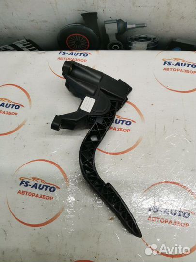 Педаль газа Chevrolet Aveo T 255 1.4 F14D4 2010