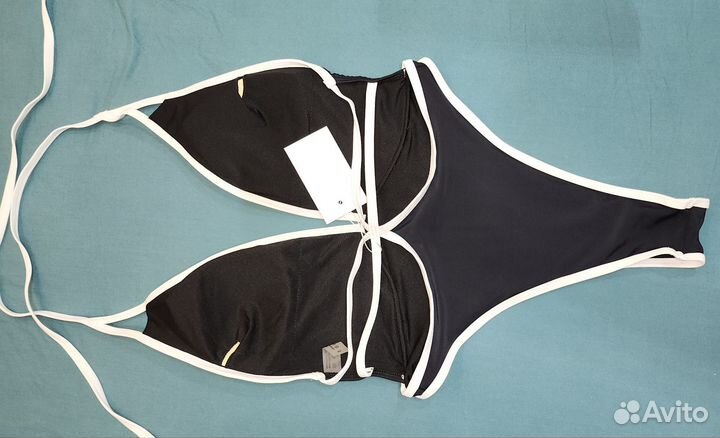 Купальник слитный новый 42 в отпуск