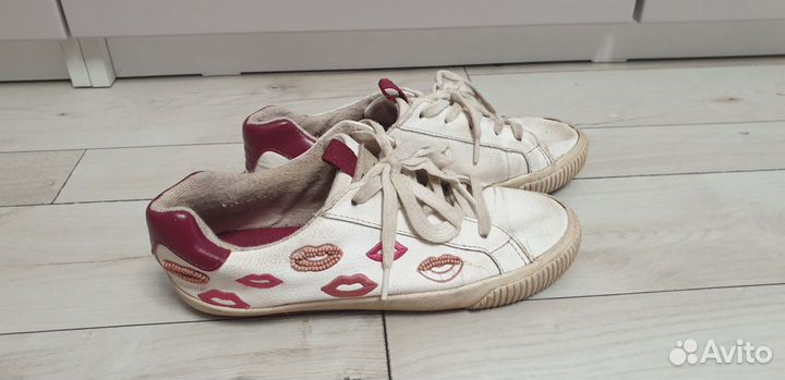 Кроссовки zara