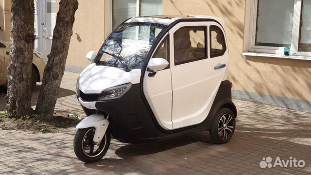 Трицикл с кабиной (Трискутер мотомобиль)