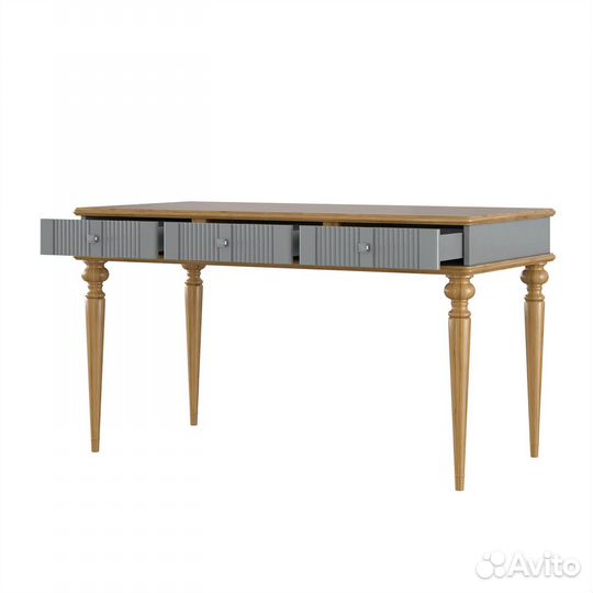 Письменный стол