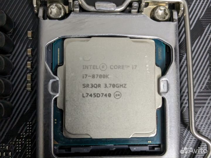 Комплект i7 8700K asus ROG DDR4 4400Mhz